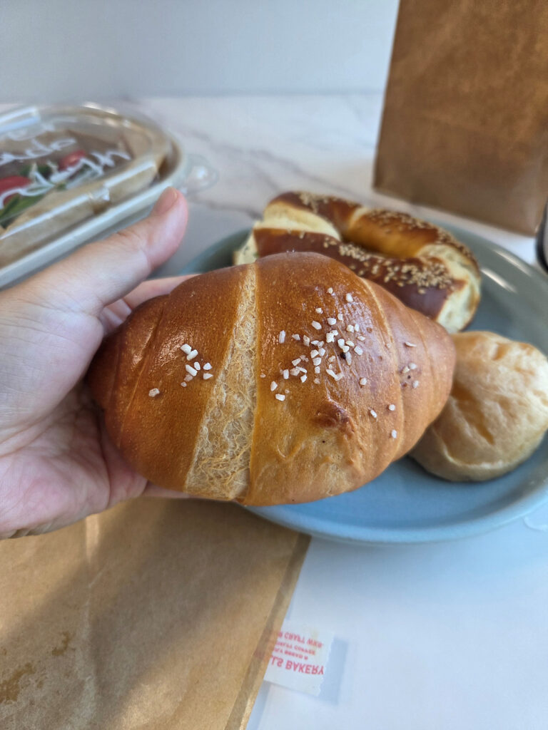 KakaoTalk_20251204_125617222_16 Korean Salt Bread,Salt Bread (Sio Pan)